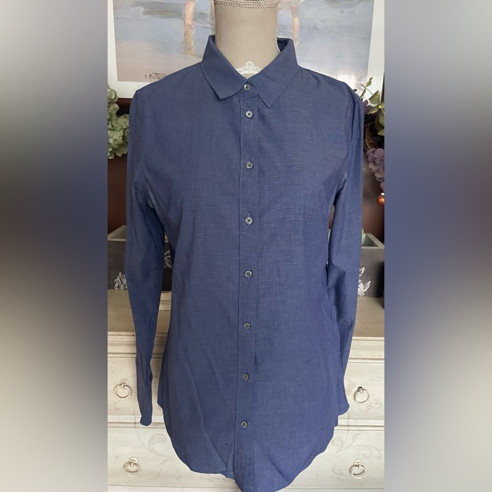 Banana Republic Tailored Women's Button Down Denim Blue Shirt